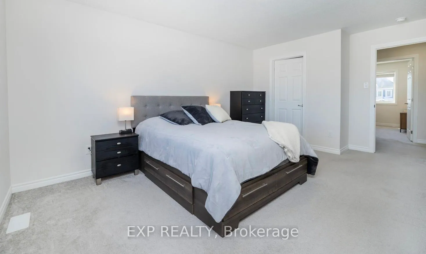 Photo 12 of 161 Cranesbill Road, Ottawa, Kanata - Emerald Meadows/Trailwest — HOMEH
