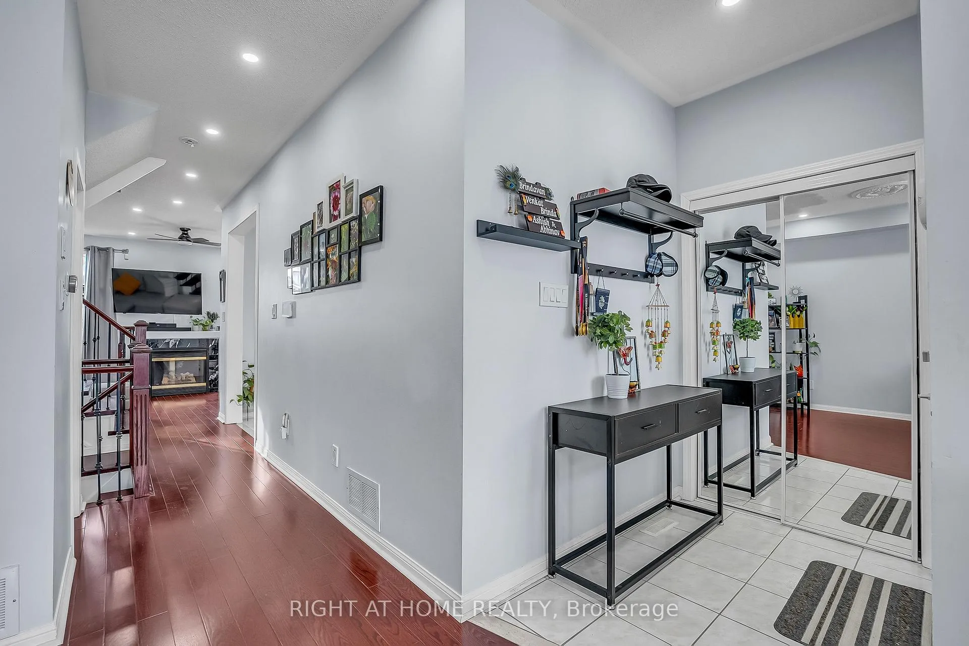 Photo 3 of 89 Cornell Park Avenue, Markham, Cornell — HOMEH
