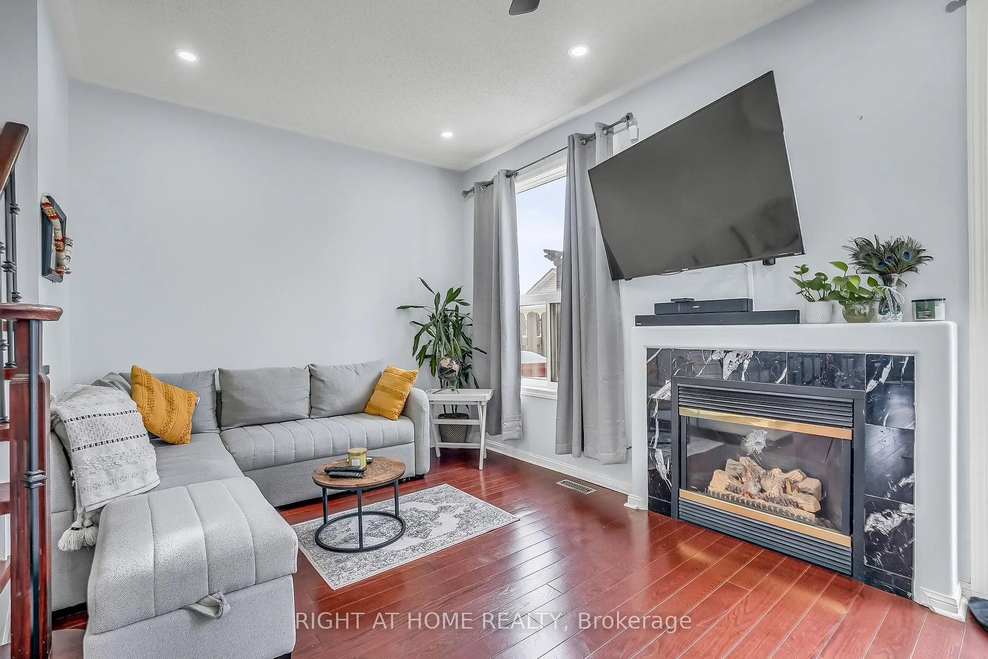Photo 10 of 89 Cornell Park Avenue, Markham, Cornell — HOMEH