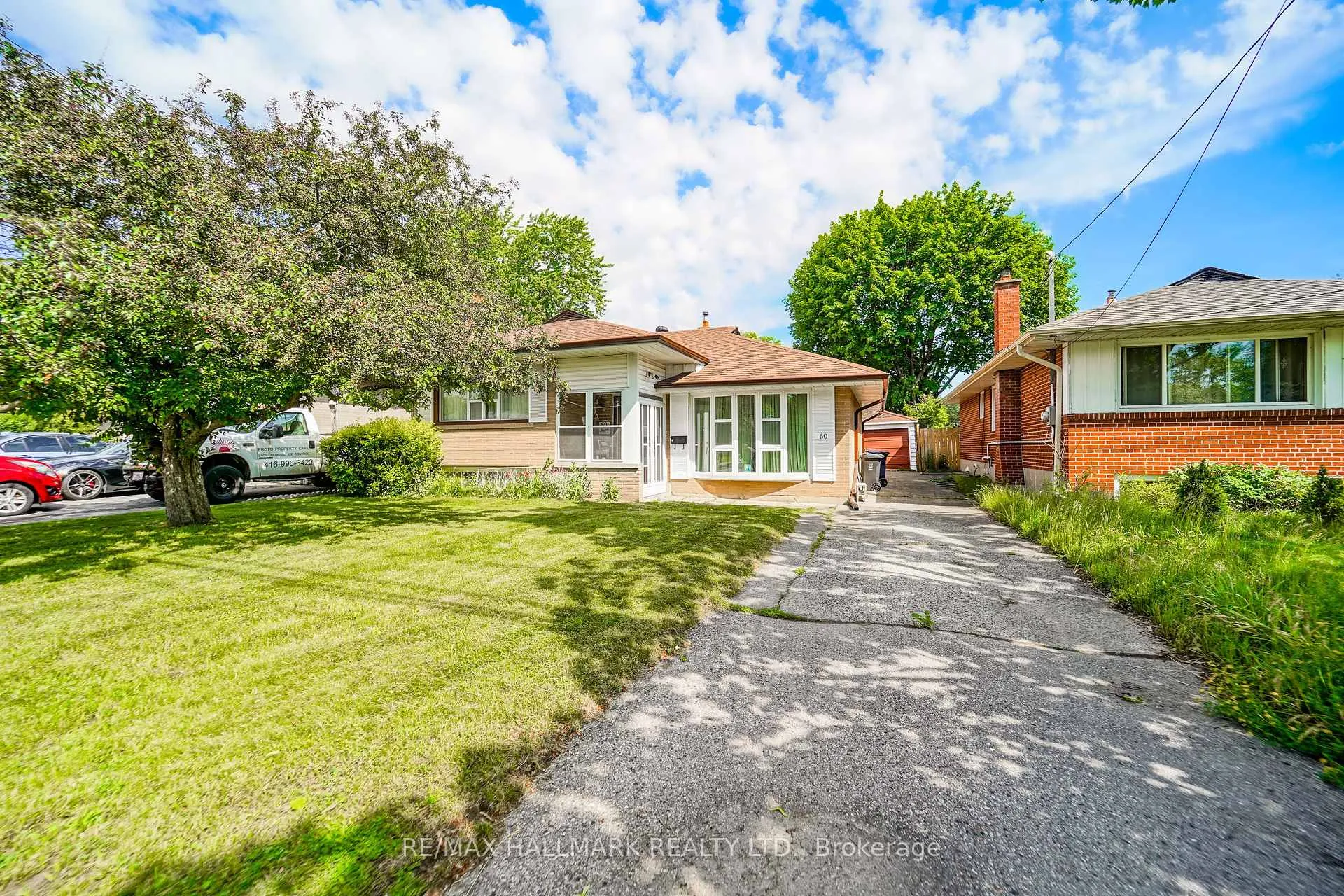 Photo 3 of 60 Vradenberg Drive, Scarborough, Tam O'Shanter-Sullivan — HOMEH