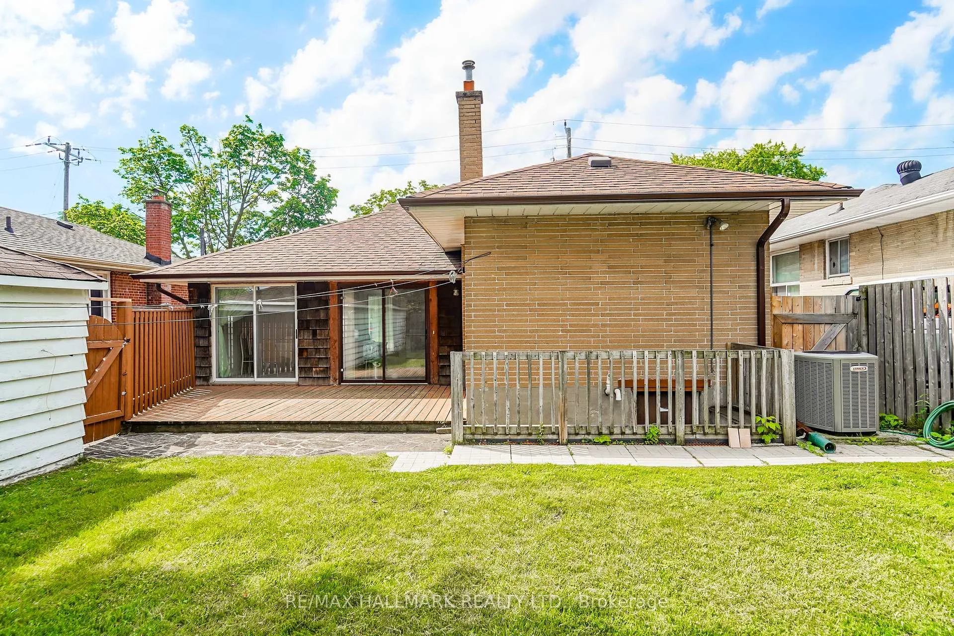 Photo 7 of 60 Vradenberg Drive, Scarborough, Tam O'Shanter-Sullivan — HOMEH