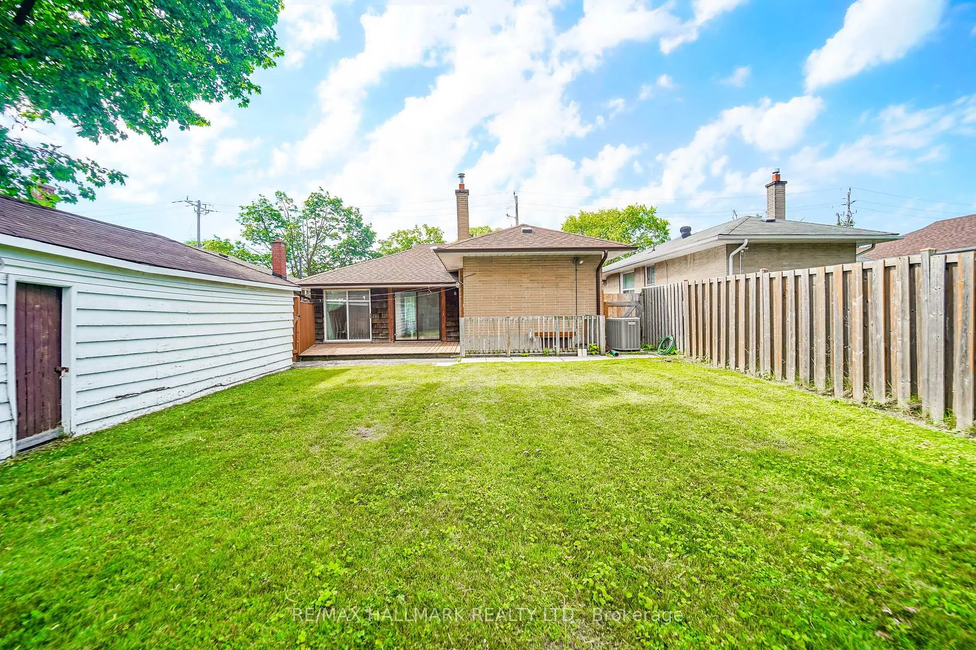 Photo 9 of 60 Vradenberg Drive, Scarborough, Tam O'Shanter-Sullivan — HOMEH