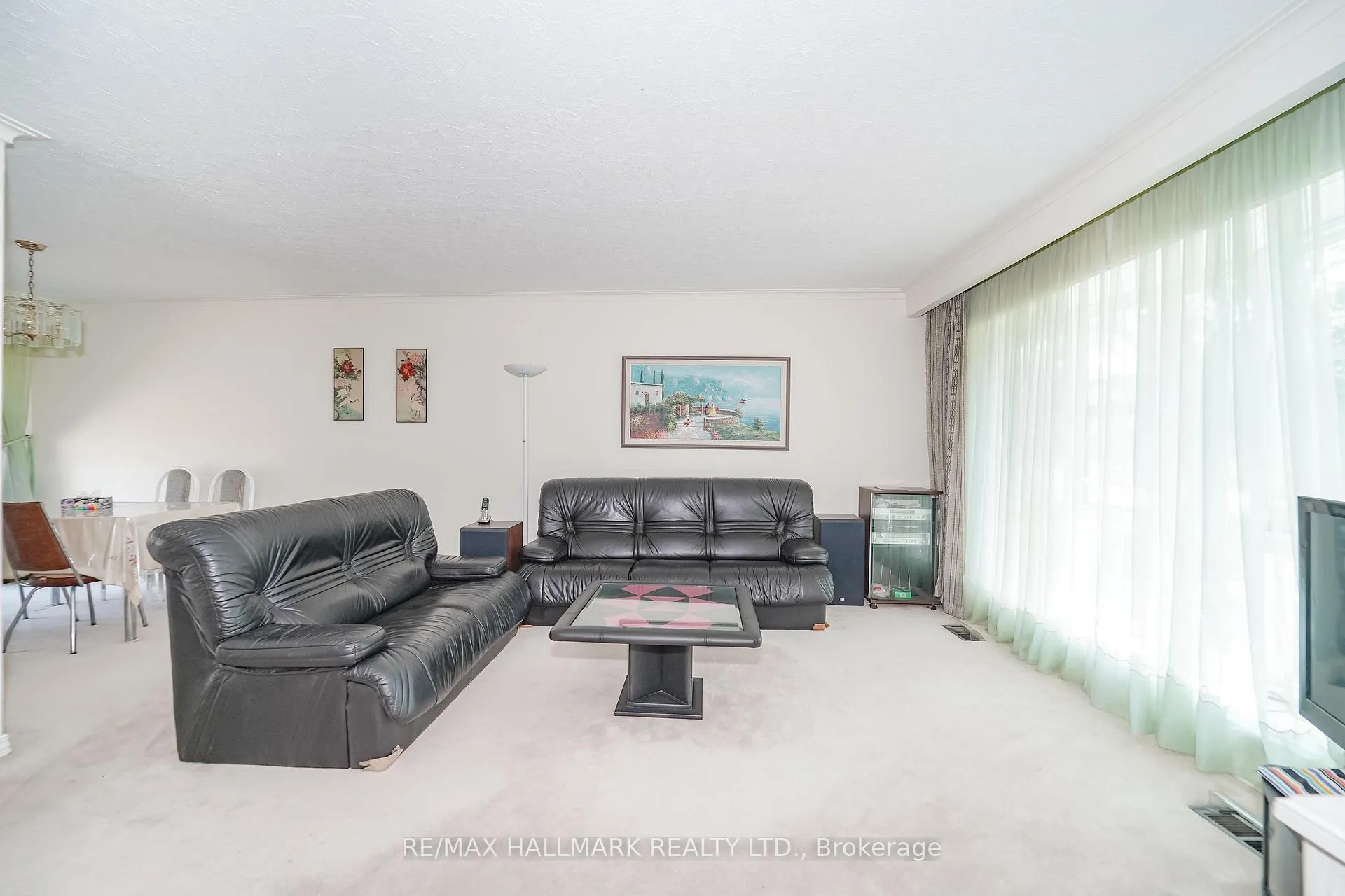 Photo 13 of 60 Vradenberg Drive, Scarborough, Tam O'Shanter-Sullivan — HOMEH