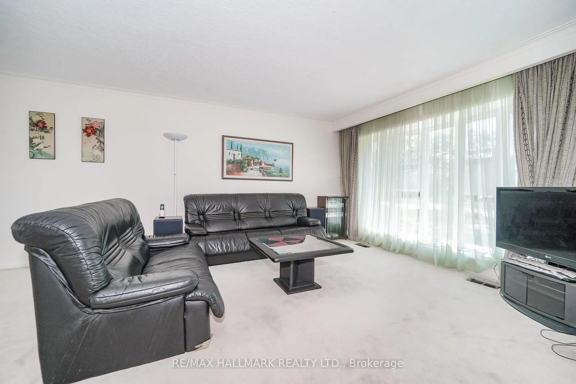 Photo 14 of 60 Vradenberg Drive, Scarborough, Tam O'Shanter-Sullivan — HOMEH