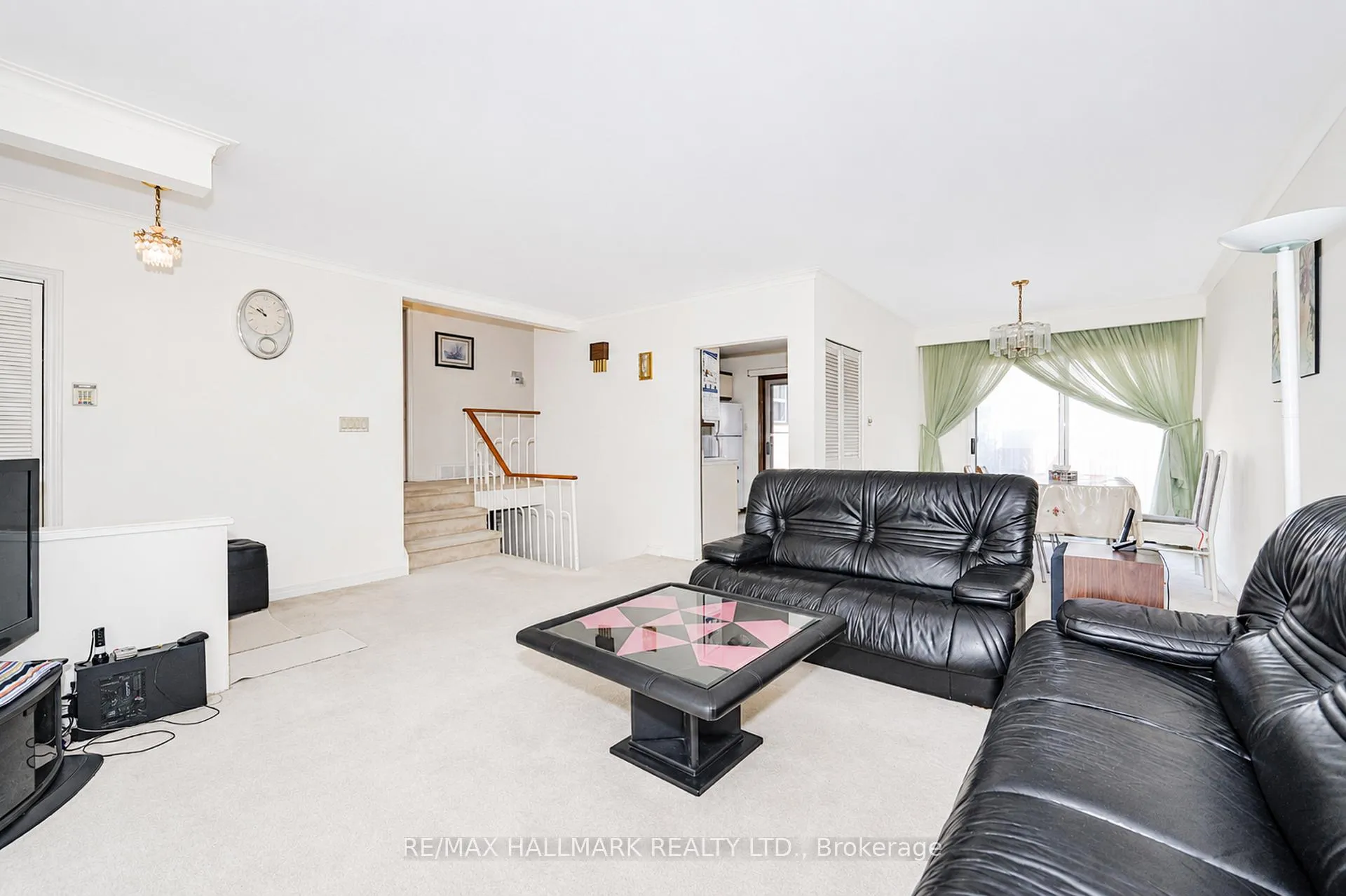 Photo 15 of 60 Vradenberg Drive, Scarborough, Tam O'Shanter-Sullivan — HOMEH