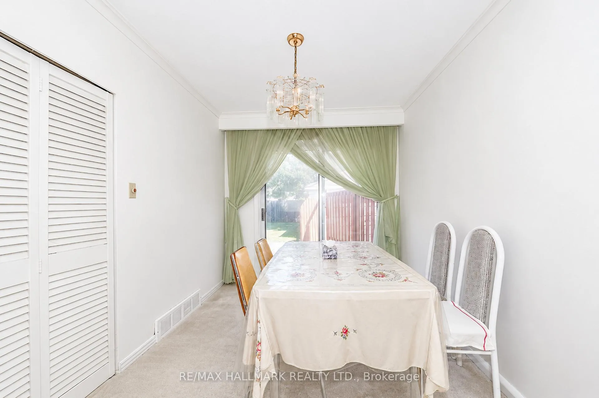 Photo 19 of 60 Vradenberg Drive, Scarborough, Tam O'Shanter-Sullivan — HOMEH