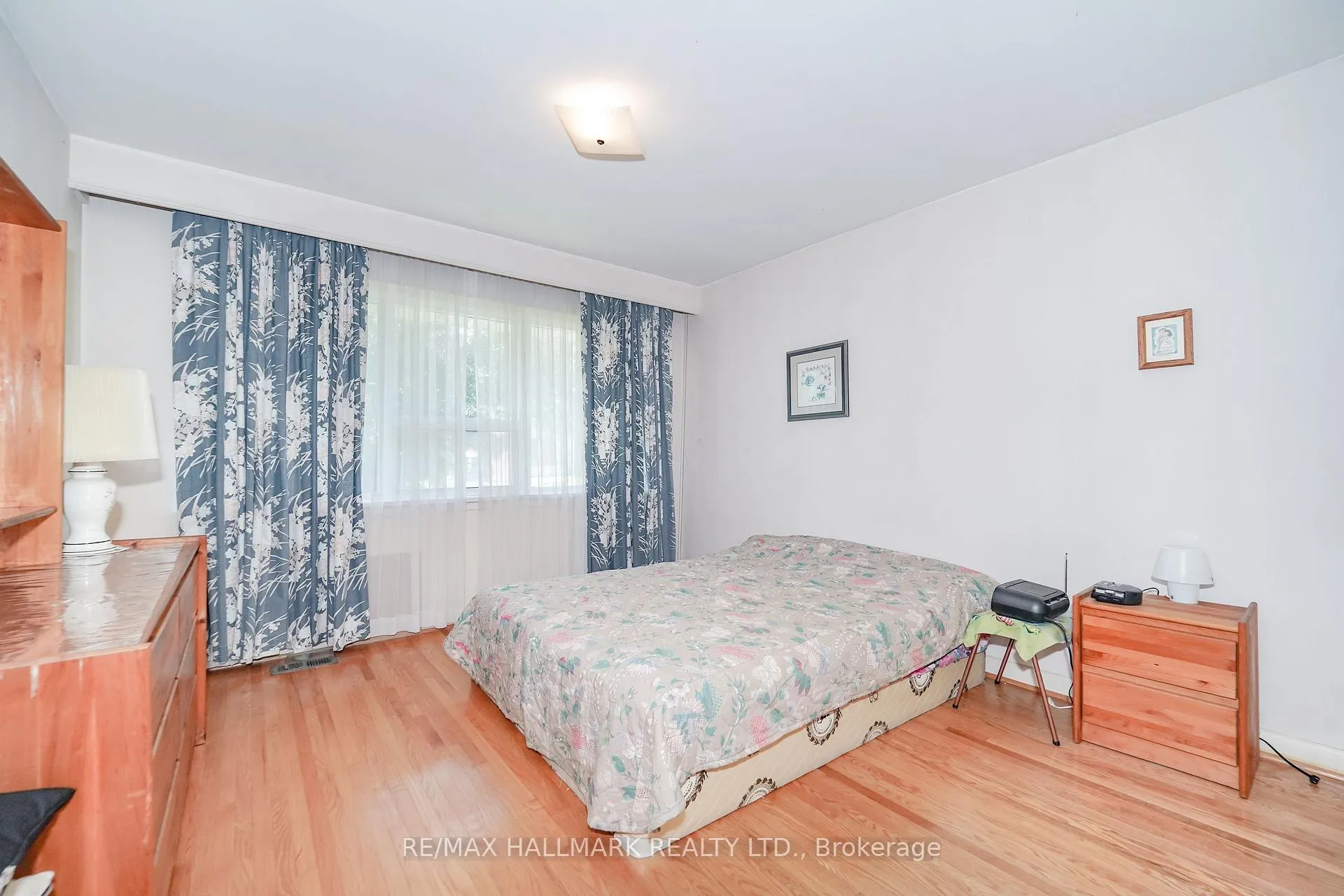 Photo 23 of 60 Vradenberg Drive, Scarborough, Tam O'Shanter-Sullivan — HOMEH