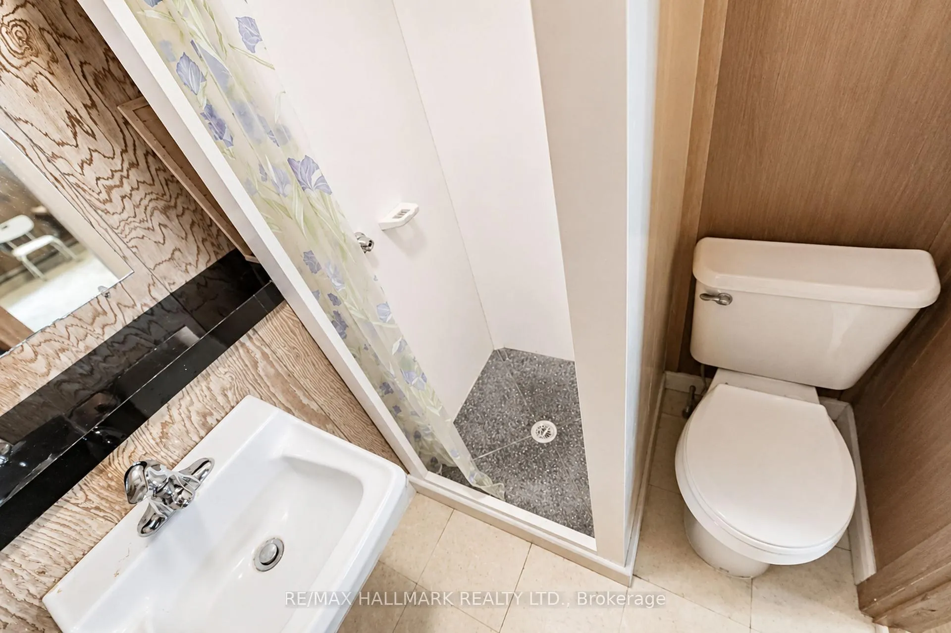 Photo 32 of 60 Vradenberg Drive, Scarborough, Tam O'Shanter-Sullivan — HOMEH