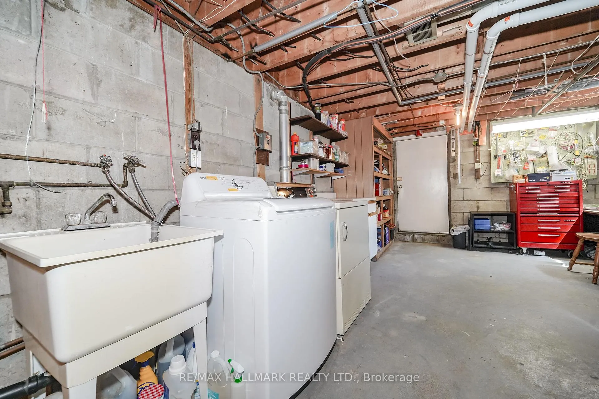Photo 34 of 60 Vradenberg Drive, Scarborough, Tam O'Shanter-Sullivan — HOMEH
