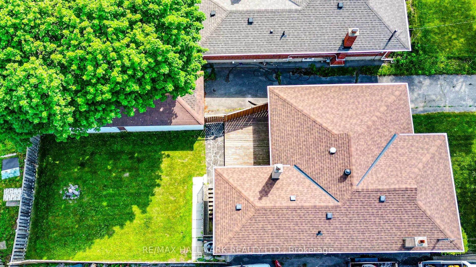 Photo 41 of 60 Vradenberg Drive, Scarborough, Tam O'Shanter-Sullivan — HOMEH