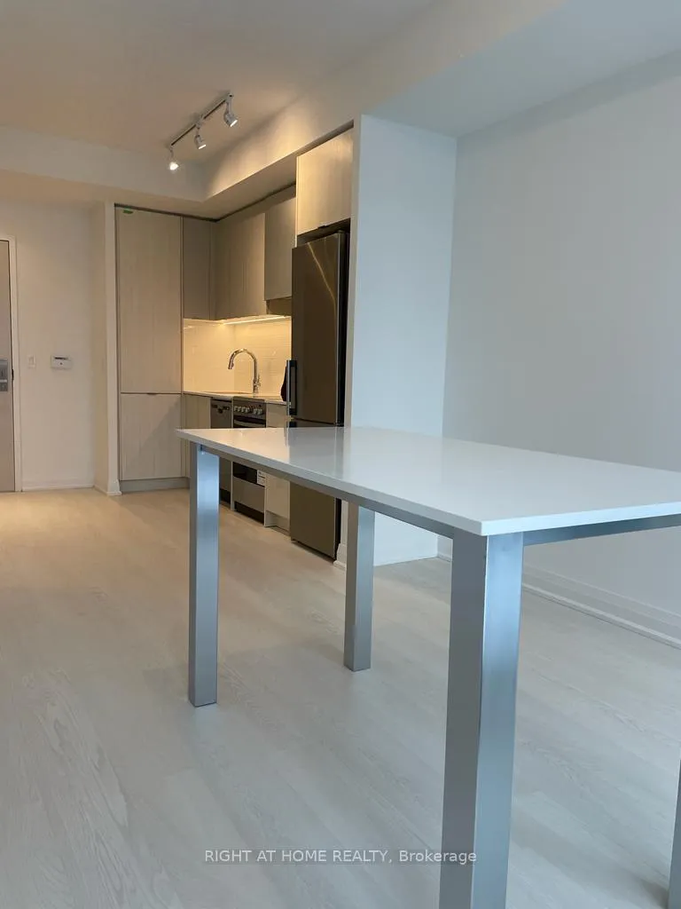 Photo 3 of Unit 1003, 10 Gibbs Road, Etobicoke, Islington-City Centre West — HOMEH
