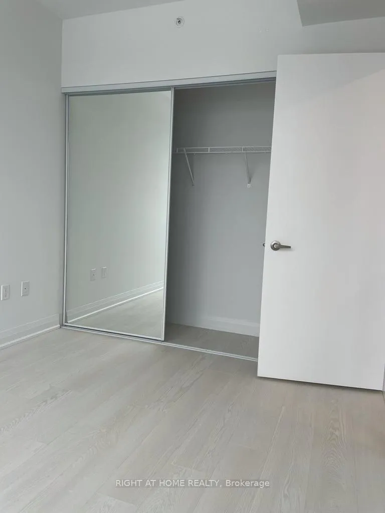 Photo 5 of Unit 1003, 10 Gibbs Road, Etobicoke, Islington-City Centre West — HOMEH