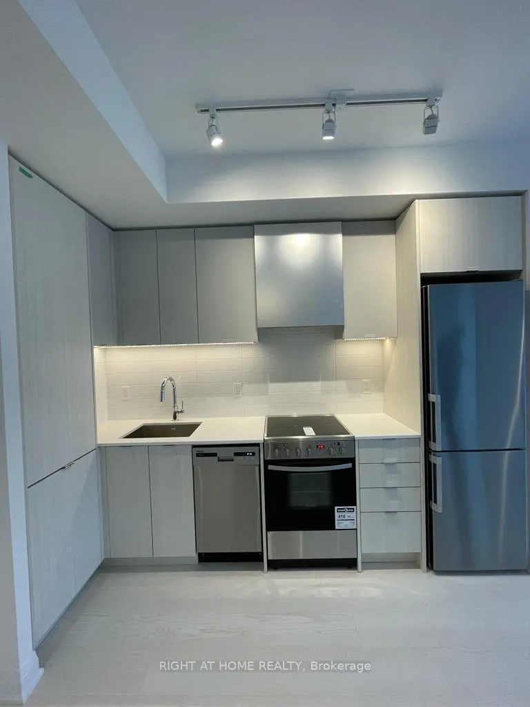 Photo 13 of Unit 1003, 10 Gibbs Road, Etobicoke, Islington-City Centre West — HOMEH