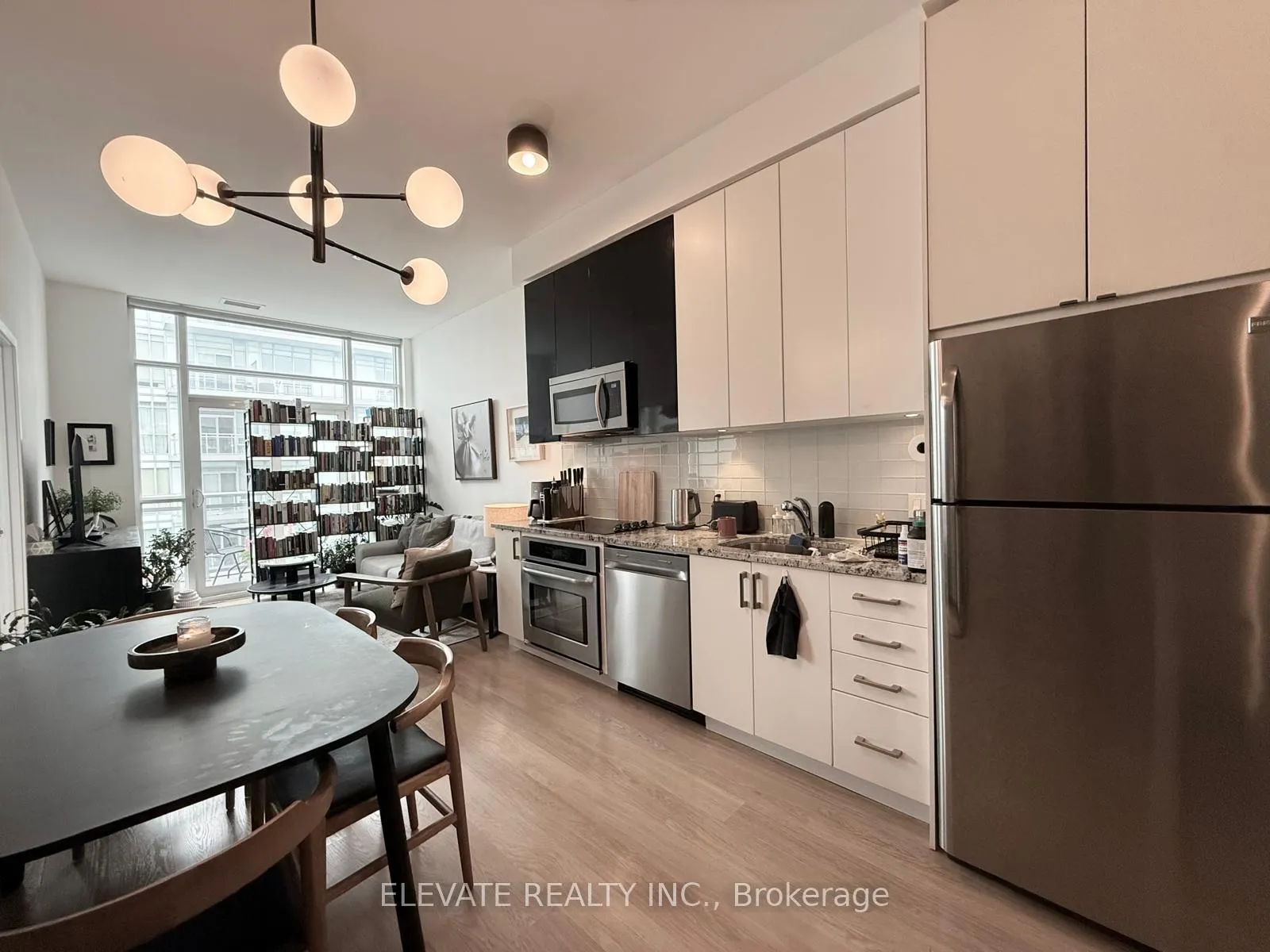 Photo 3 of Unit 3311, 98 Lillian Street, Toronto, Mount Pleasant West — HOMEH