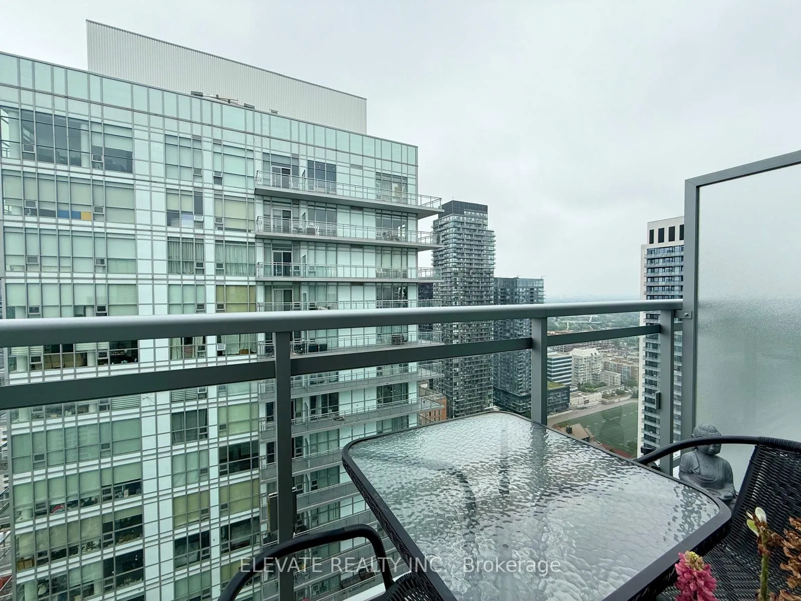 Photo 19 of Unit 3311, 98 Lillian Street, Toronto, Mount Pleasant West — HOMEH