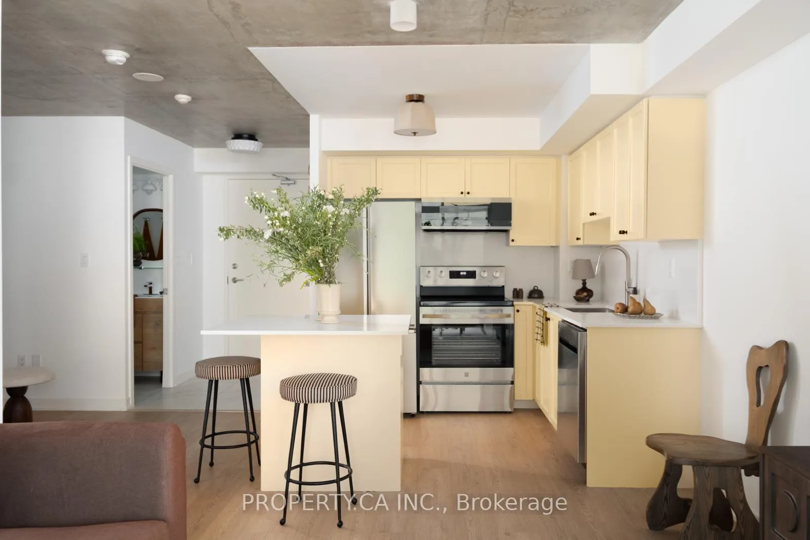 Photo 4 of Unit 214, 816 Lansdowne Avenue, Toronto, Dovercourt-Wallace Emerson-Junction — HOMEH