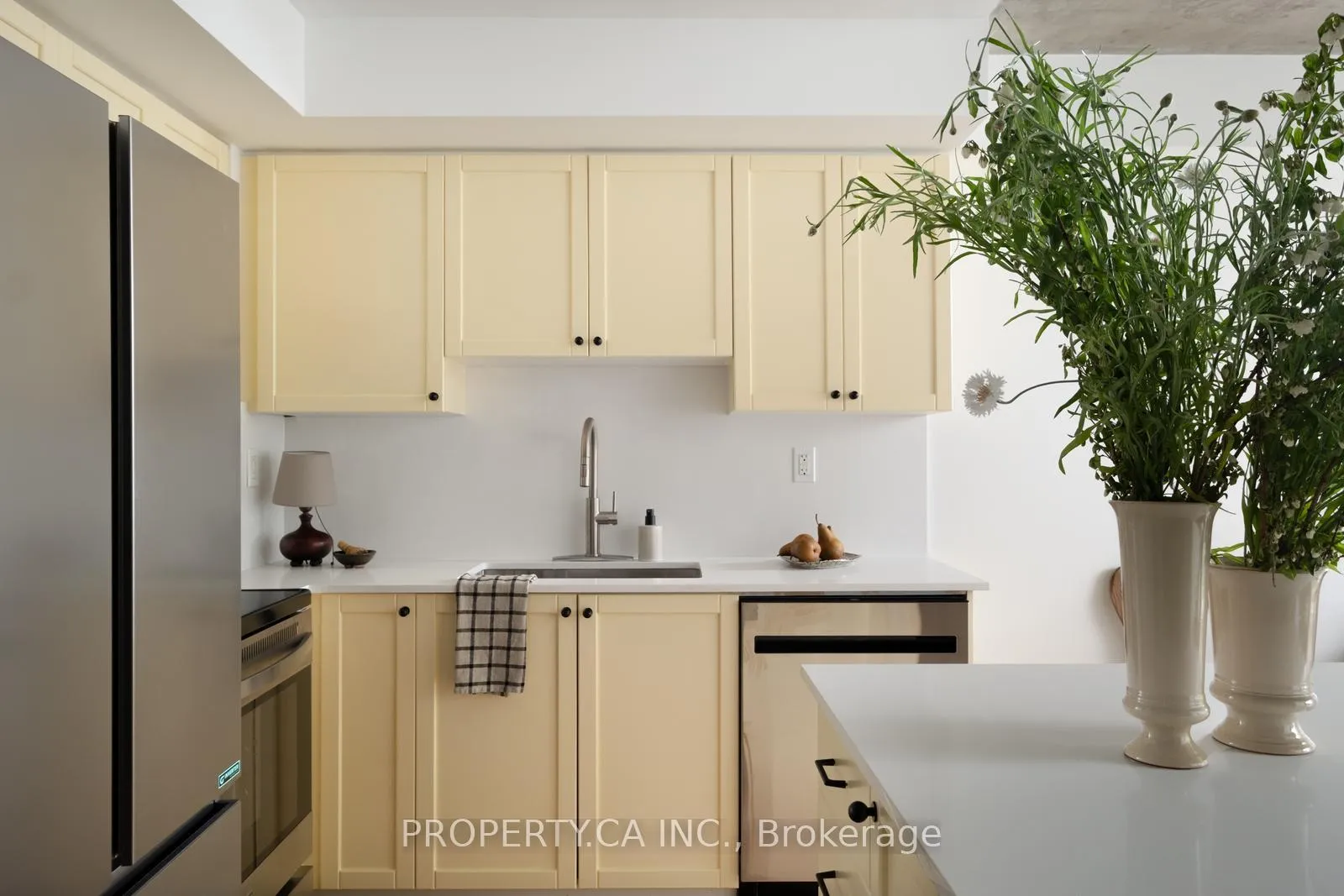 Photo 5 of Unit 214, 816 Lansdowne Avenue, Toronto, Dovercourt-Wallace Emerson-Junction — HOMEH