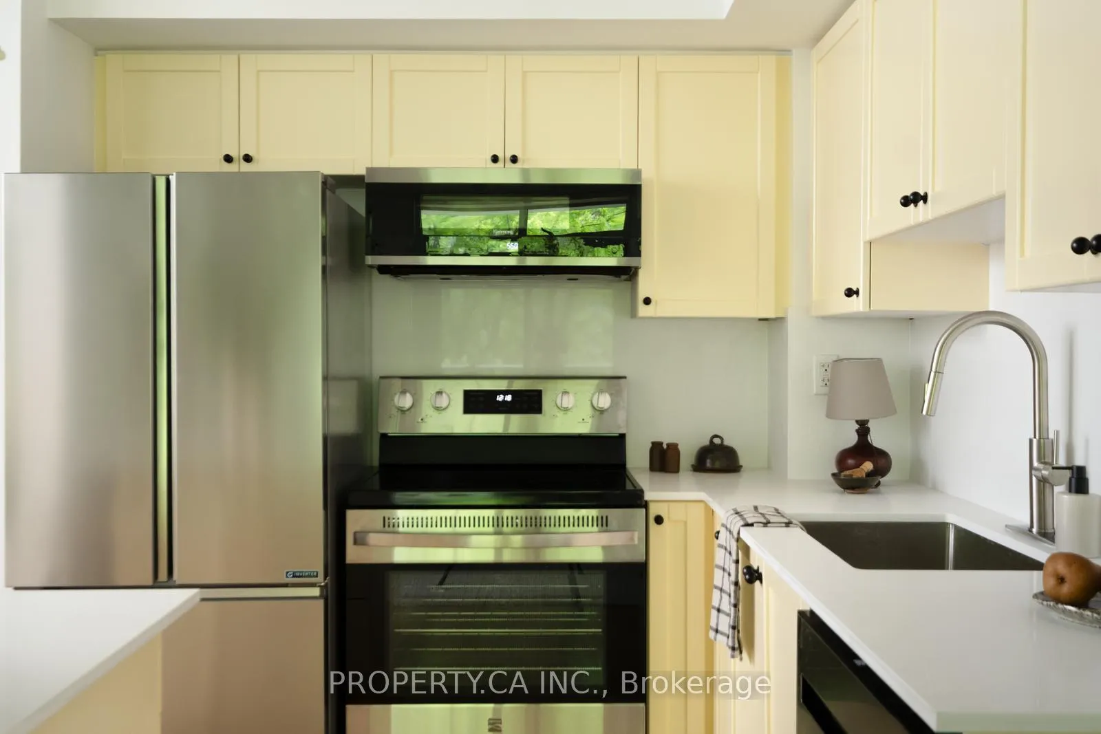 Photo 6 of Unit 214, 816 Lansdowne Avenue, Toronto, Dovercourt-Wallace Emerson-Junction — HOMEH