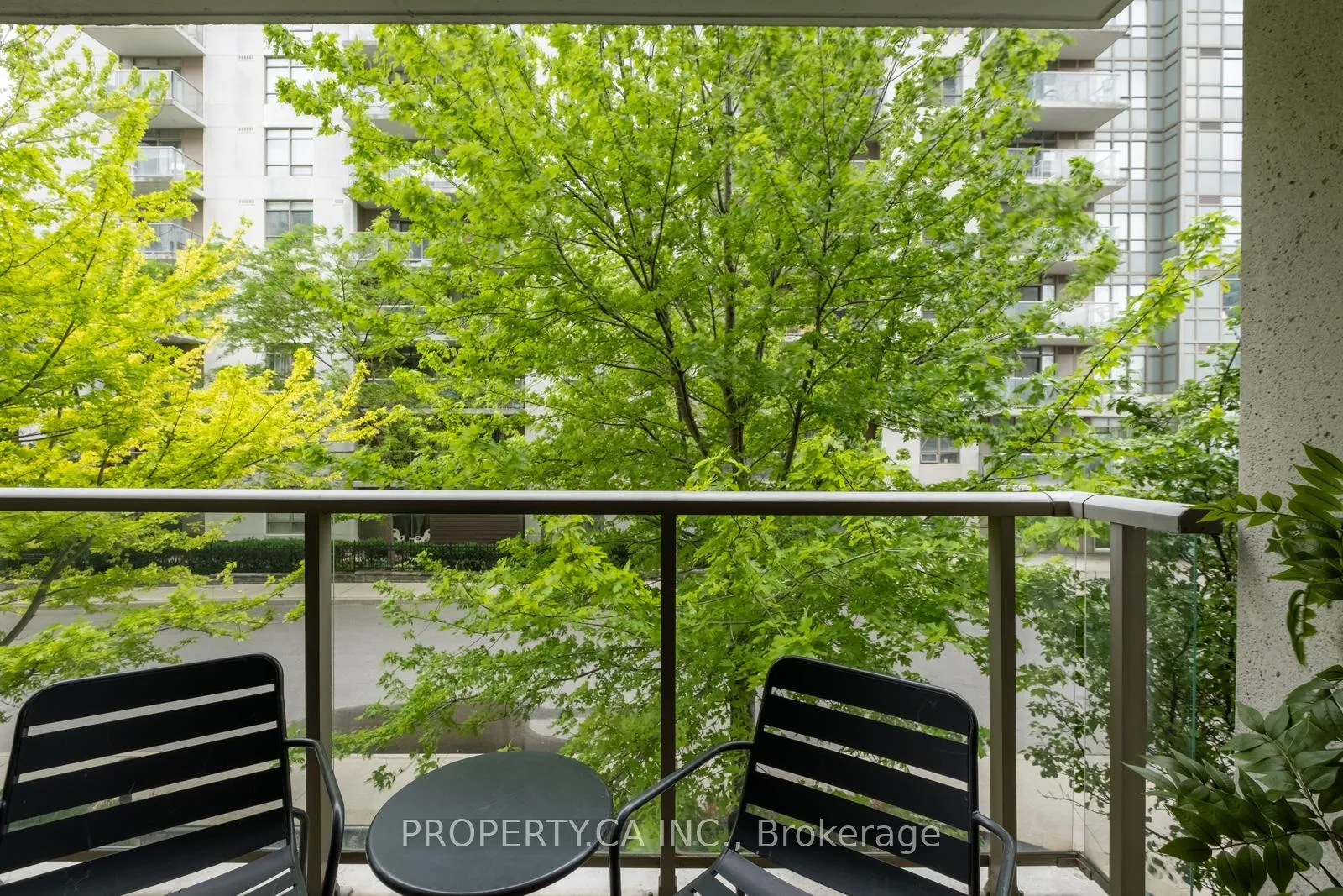 Photo 17 of Unit 214, 816 Lansdowne Avenue, Toronto, Dovercourt-Wallace Emerson-Junction — HOMEH