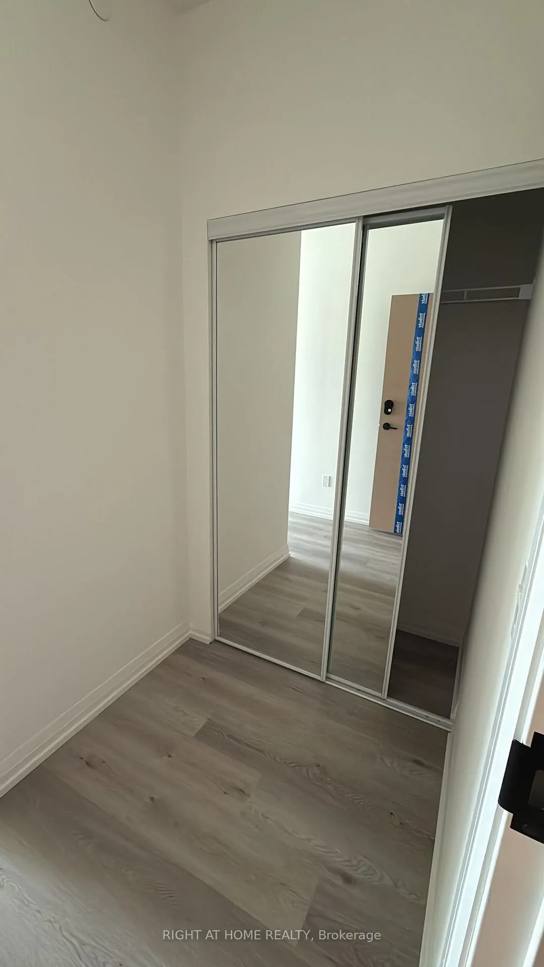 Photo 5 of Unit 1706, 280 Dundas Street W, Toronto, Kensington-Chinatown — HOMEH
