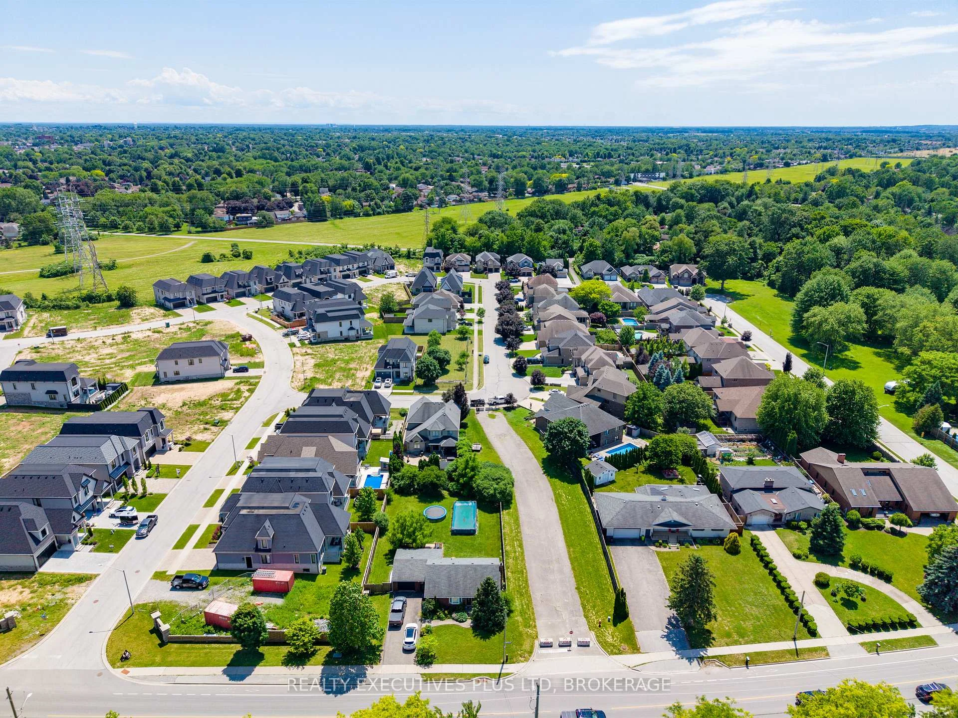 Photo 15 of 2441 Colangelo Drive, Niagara Falls, Stamford — HOMEH