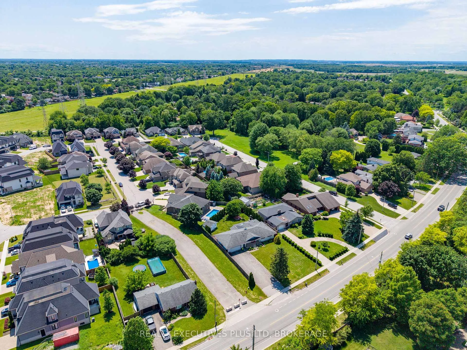 Photo 16 of 2441 Colangelo Drive, Niagara Falls, Stamford — HOMEH