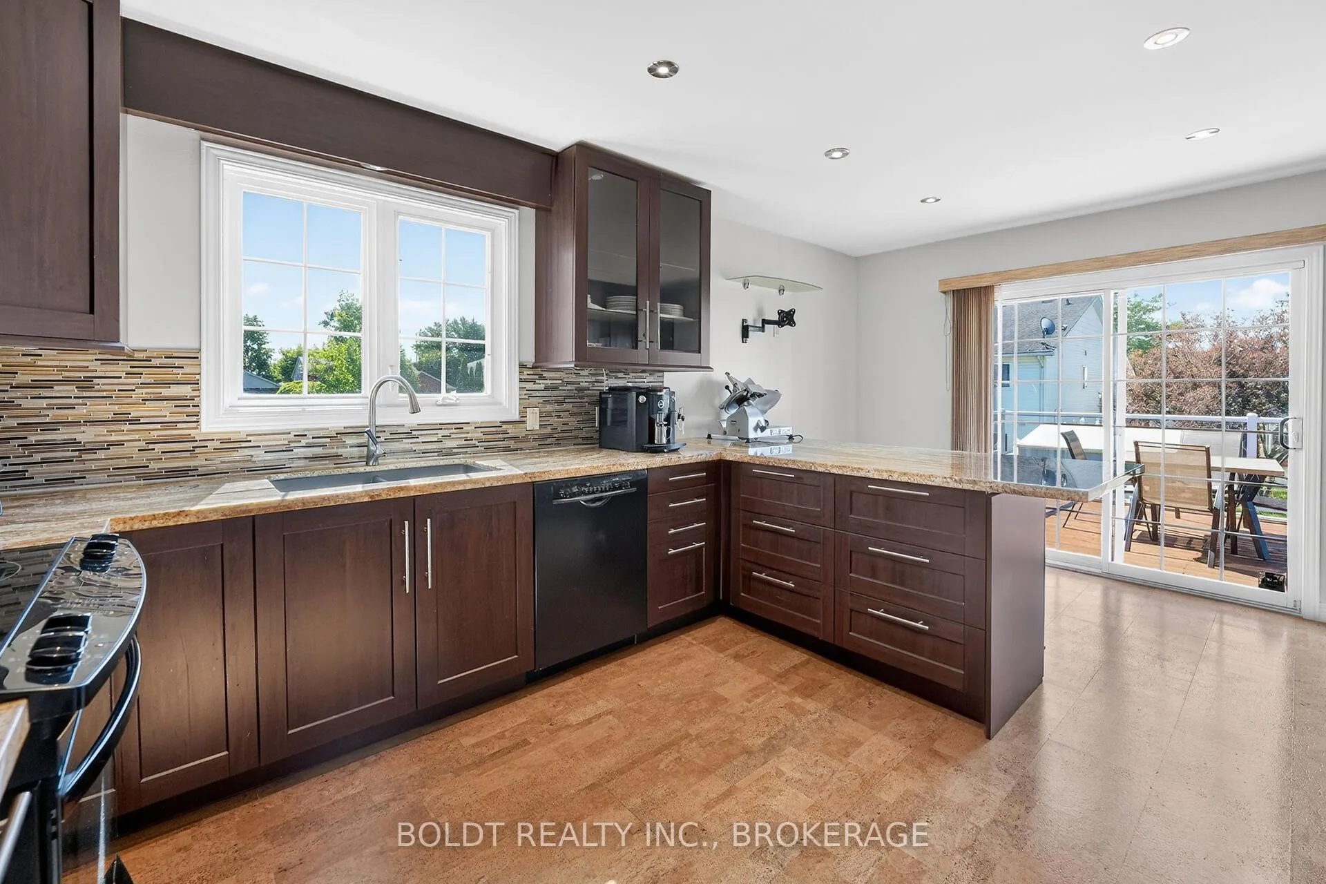 Photo 6 of 6 Cedar Court, St. Catharines, Rykert/Vansickle — HOMEH