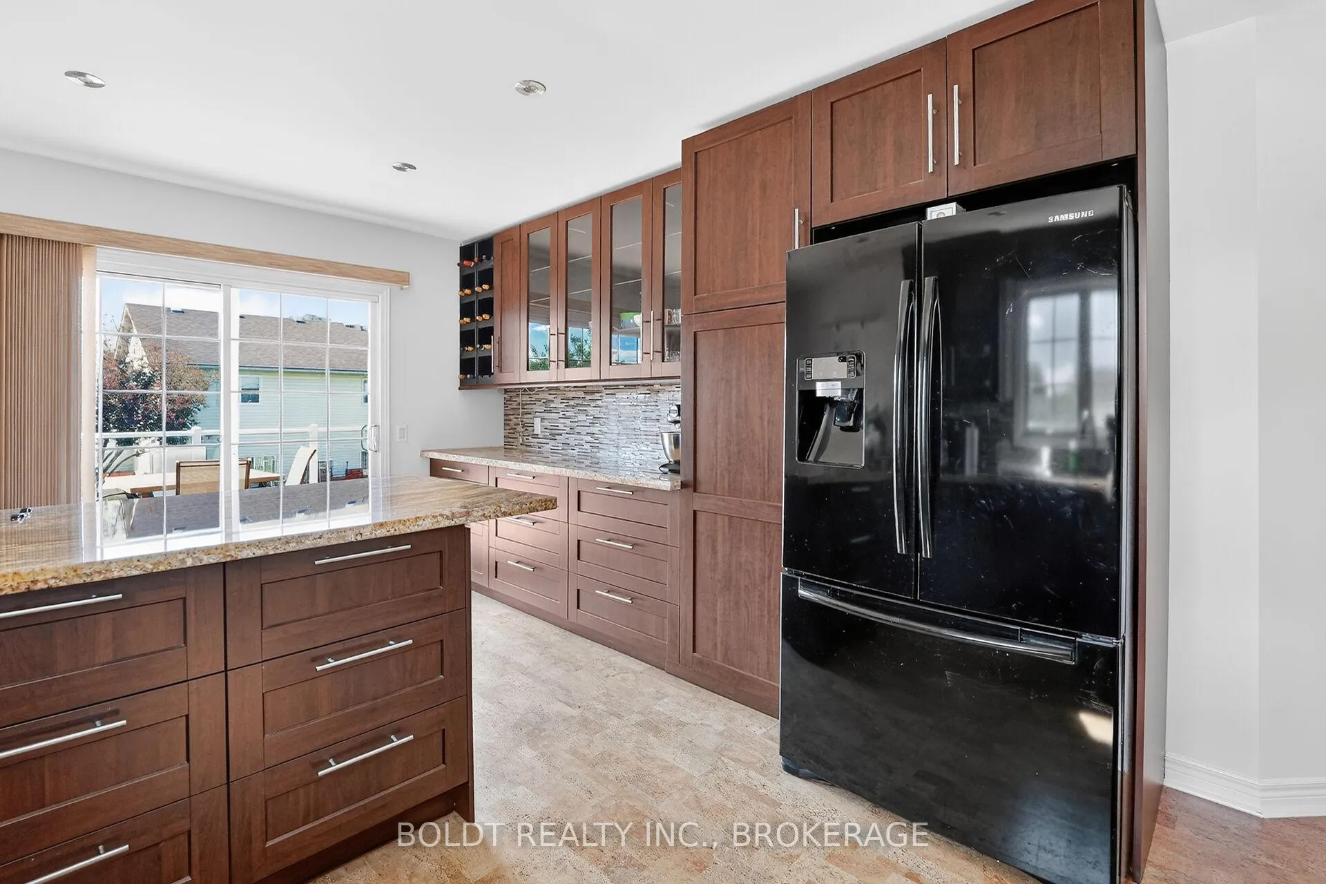 Photo 11 of 6 Cedar Court, St. Catharines, Rykert/Vansickle — HOMEH