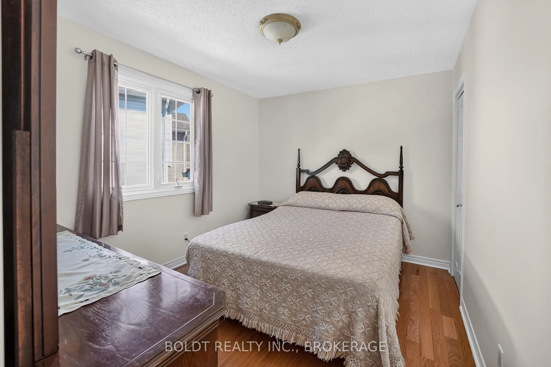 Photo 24 of 6 Cedar Court, St. Catharines, Rykert/Vansickle — HOMEH