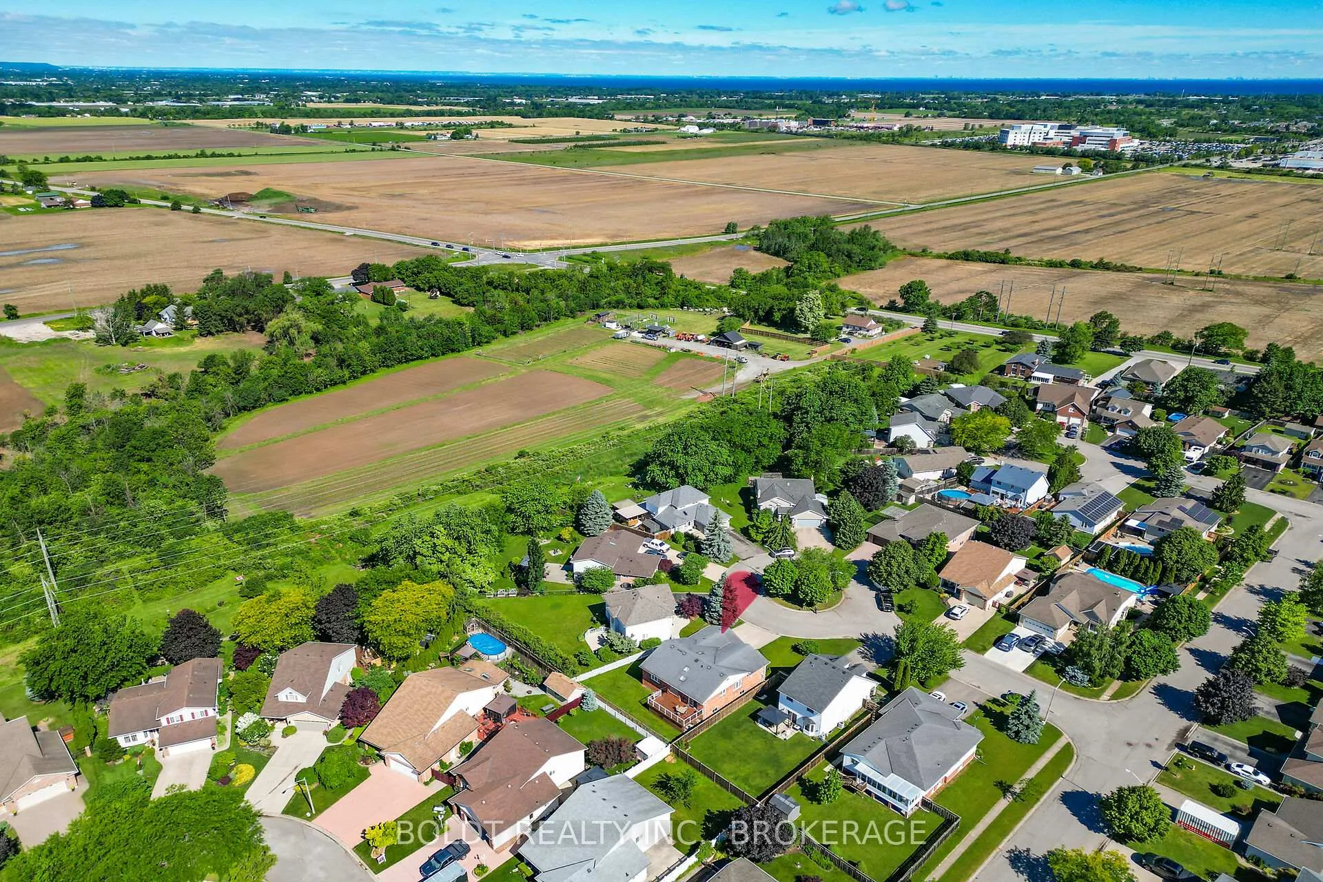 Photo 43 of 6 Cedar Court, St. Catharines, Rykert/Vansickle — HOMEH