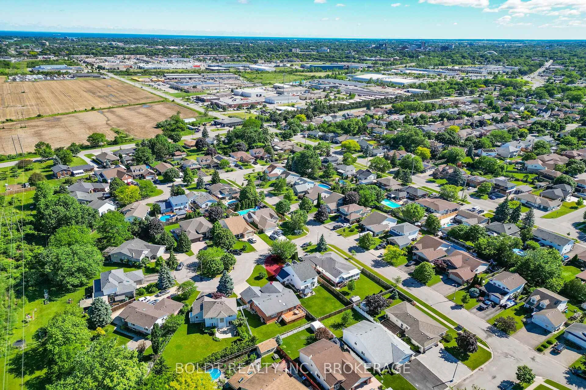 Photo 44 of 6 Cedar Court, St. Catharines, Rykert/Vansickle — HOMEH