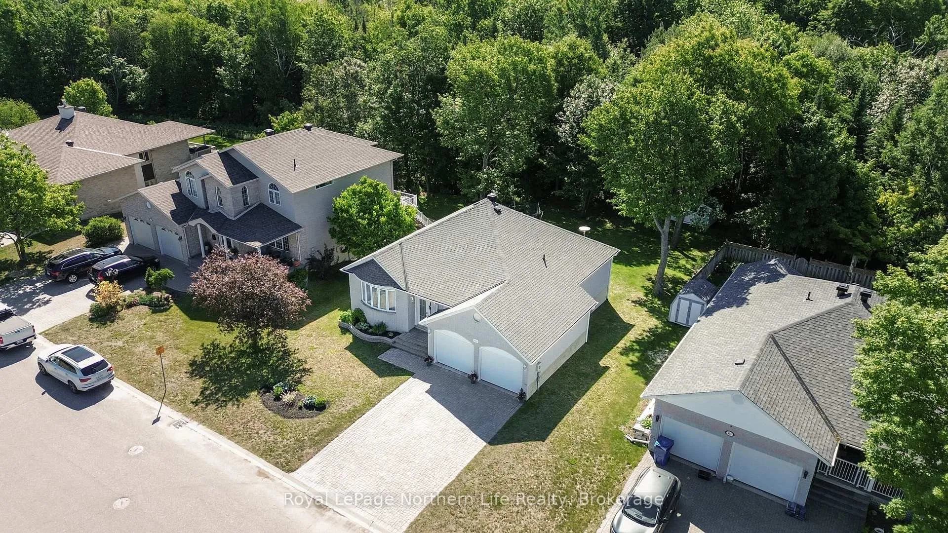 Photo 5 of 413 Pearce Street, North Bay, Airport — HOMEH