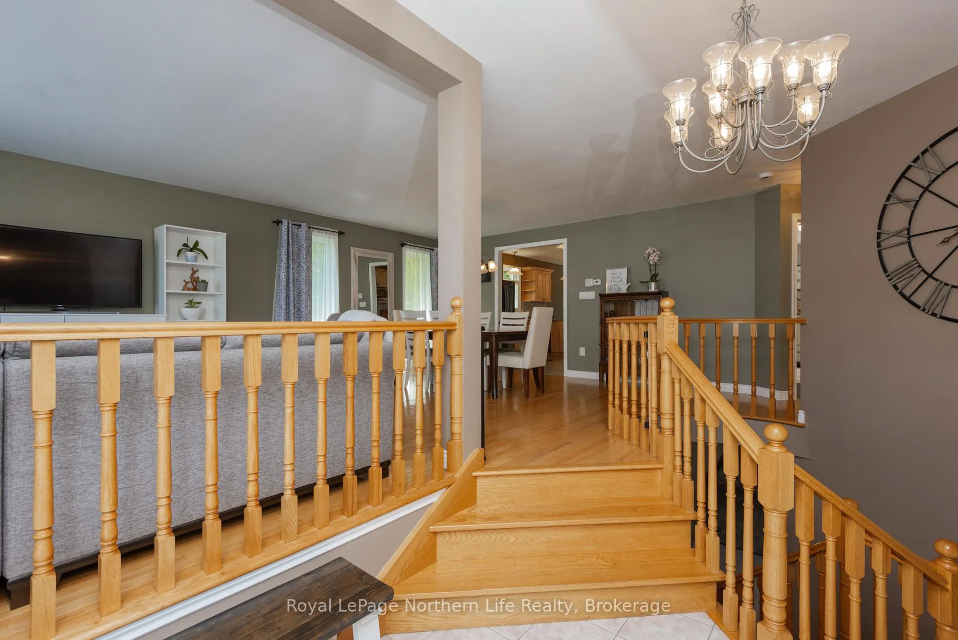 Photo 7 of 413 Pearce Street, North Bay, Airport — HOMEH