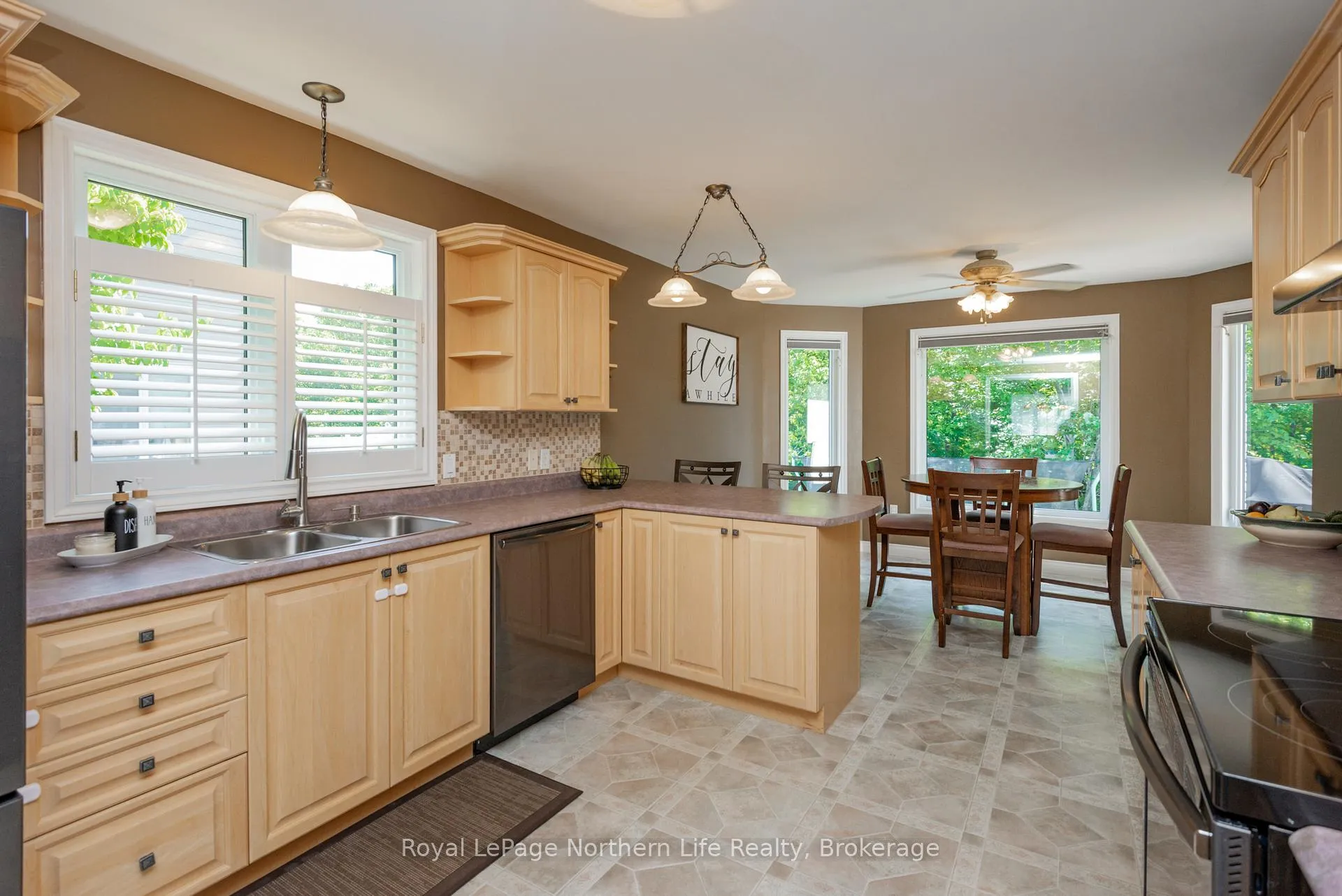 Photo 13 of 413 Pearce Street, North Bay, Airport — HOMEH