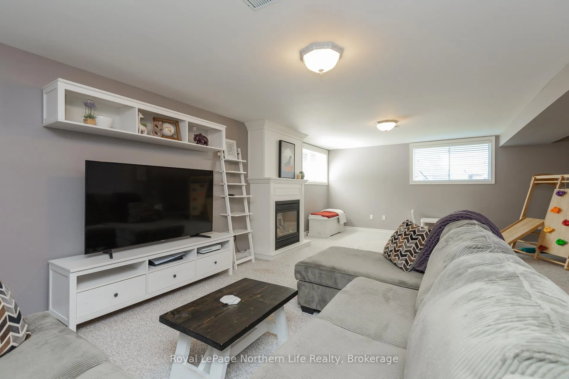 Photo 30 of 413 Pearce Street, North Bay, Airport — HOMEH