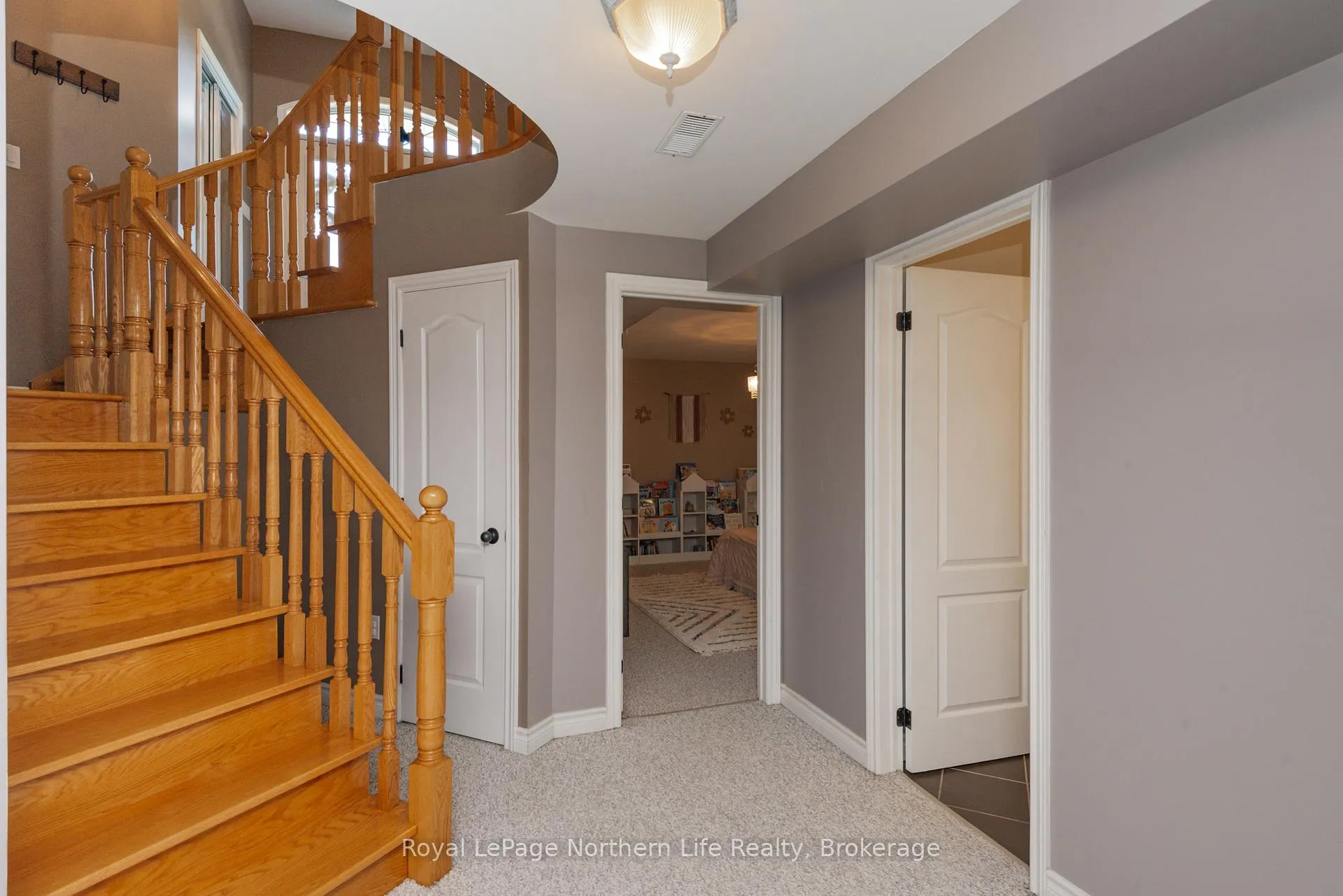 Photo 33 of 413 Pearce Street, North Bay, Airport — HOMEH