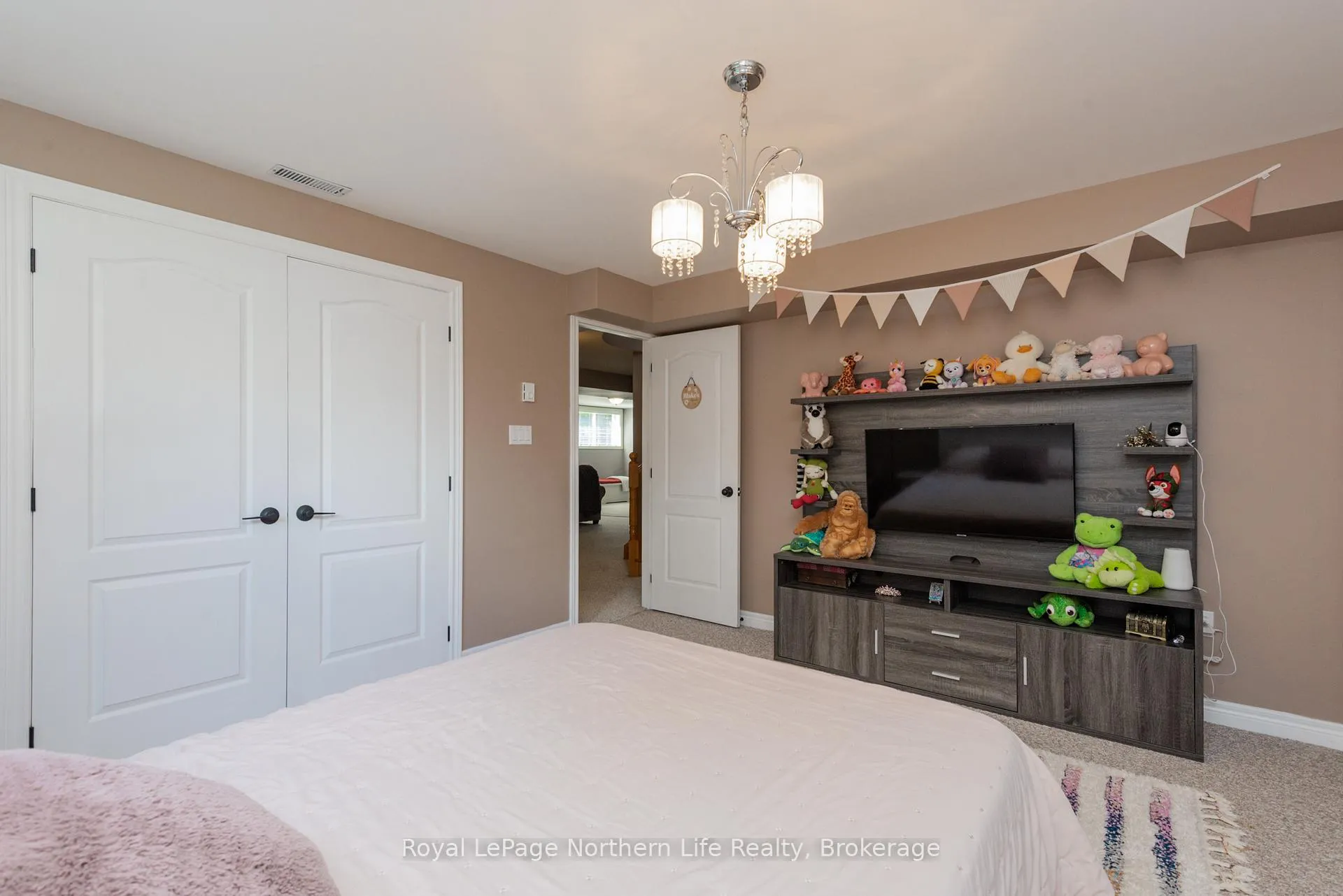 Photo 36 of 413 Pearce Street, North Bay, Airport — HOMEH