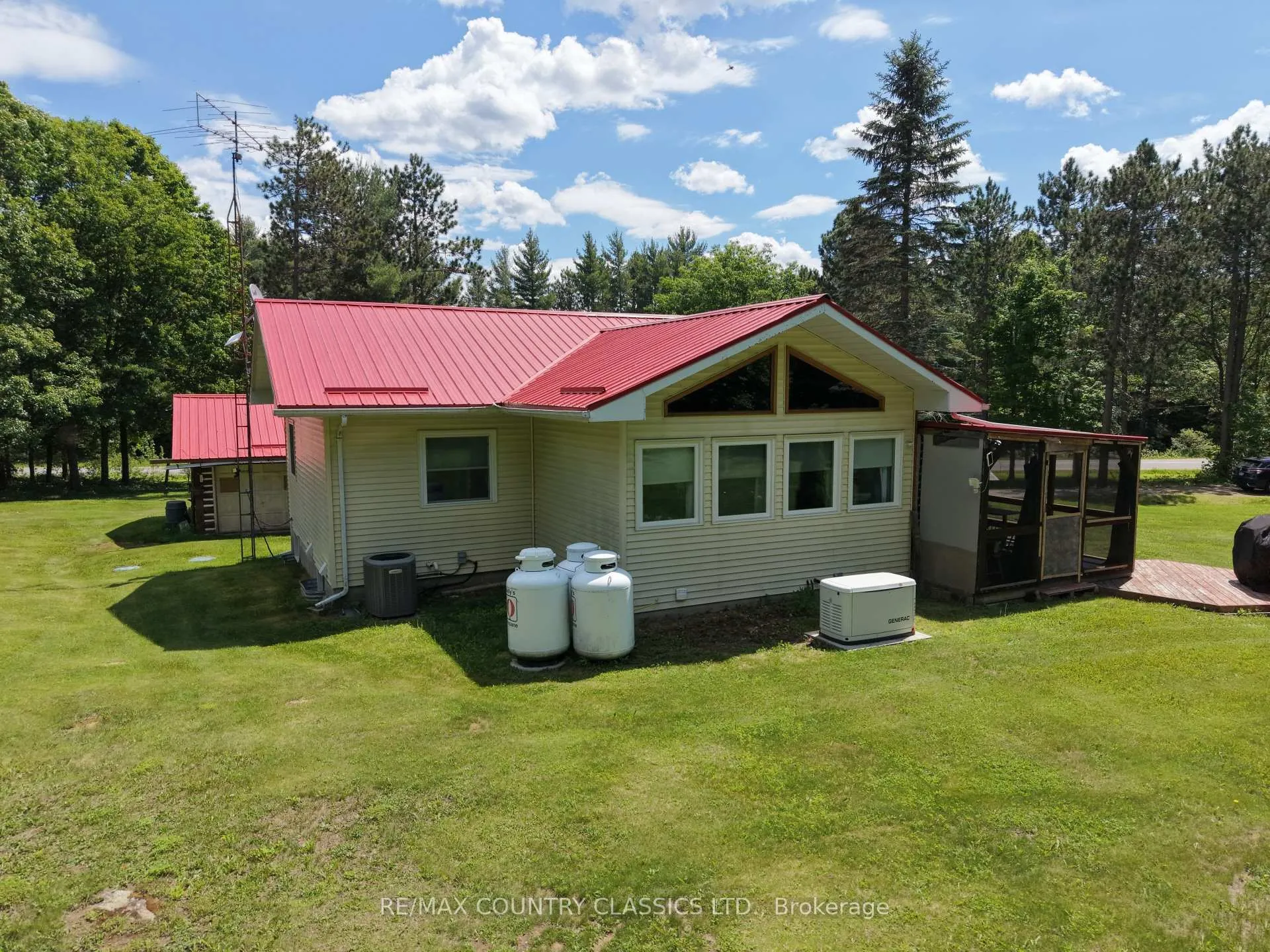 Photo 4 of 4379 Highway No. 523, South Algonquin — HOMEH