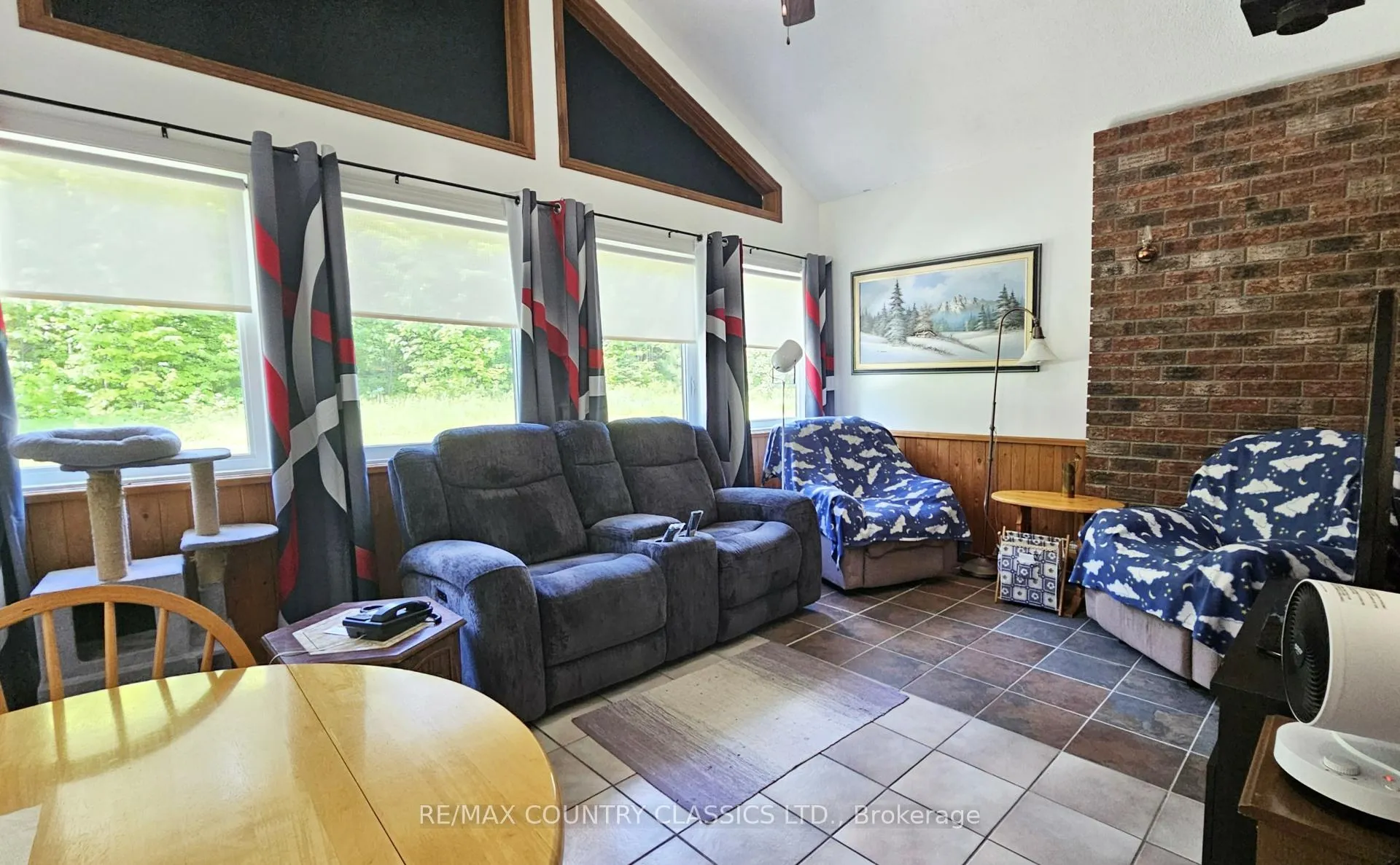 Photo 9 of 4379 Highway No. 523, South Algonquin — HOMEH