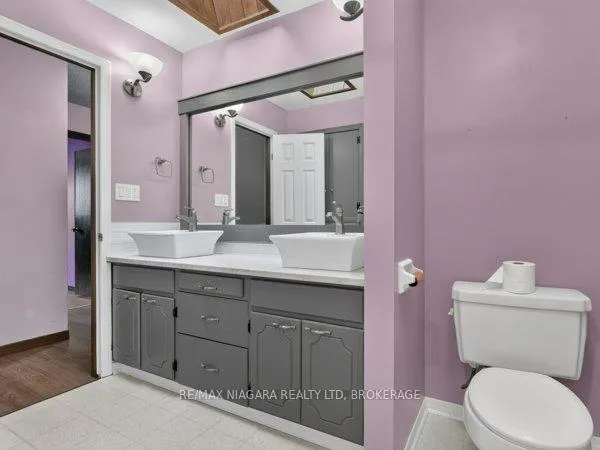 Photo 11 of 34 Crestcombe Road, St. Catharines, Ridley — HOMEH