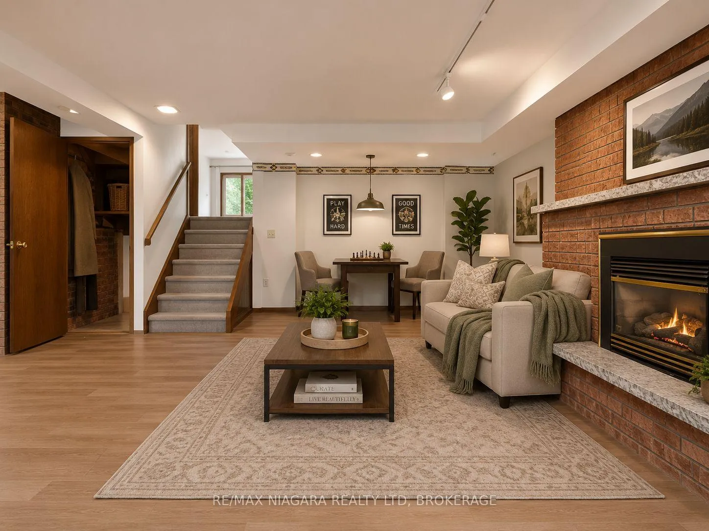Photo 14 of 34 Crestcombe Road, St. Catharines, Ridley — HOMEH
