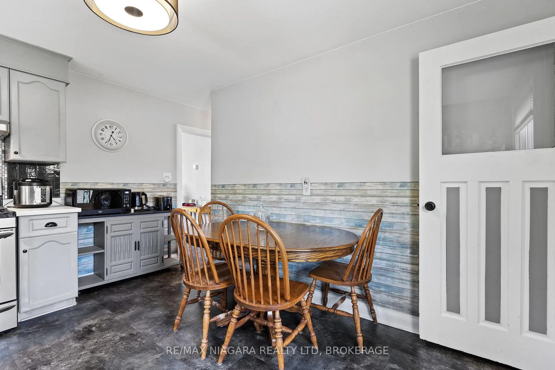 Photo 12 of 809 Broadway Avenue, Welland, Broadway — HOMEH