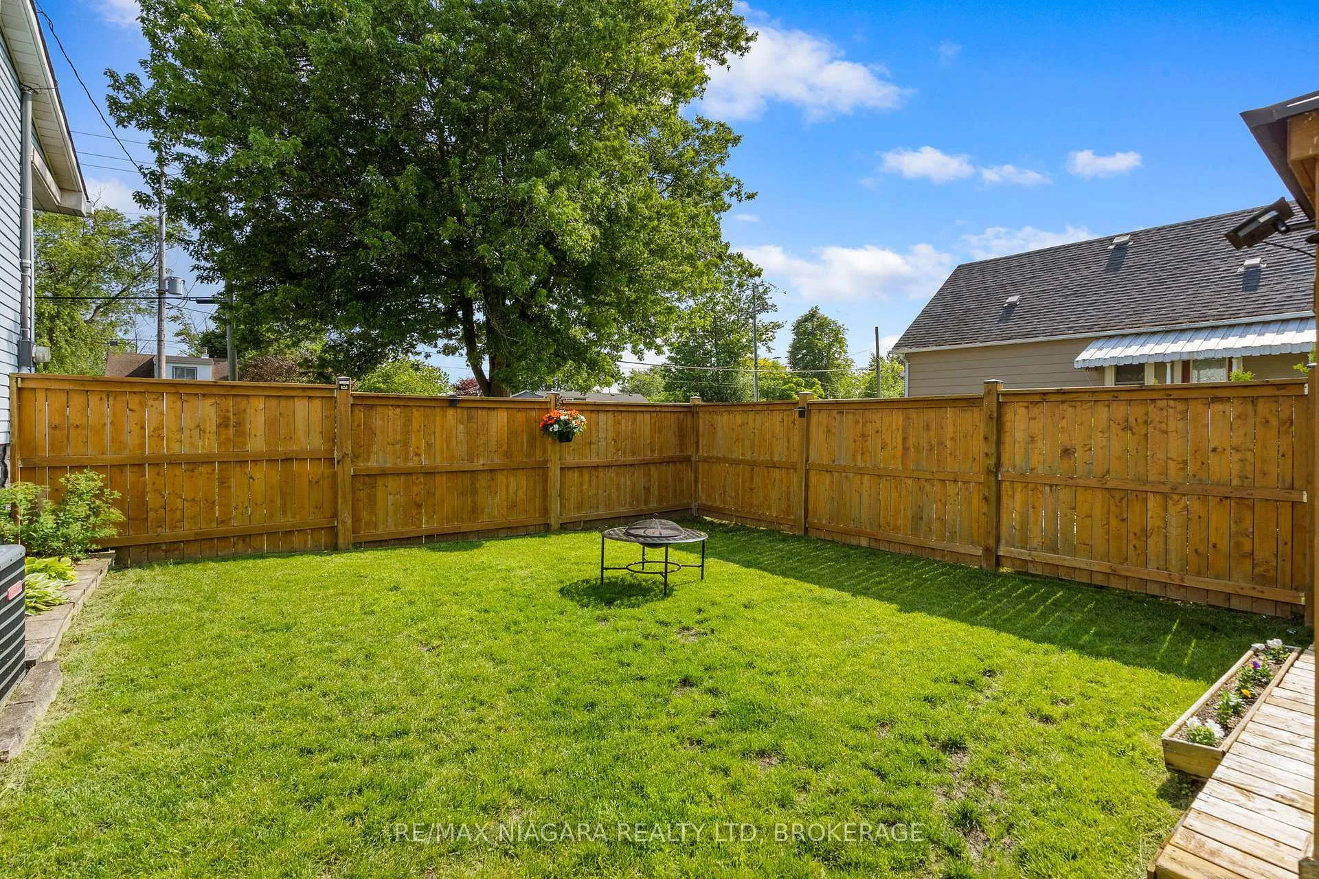 Photo 25 of 809 Broadway Avenue, Welland, Broadway — HOMEH