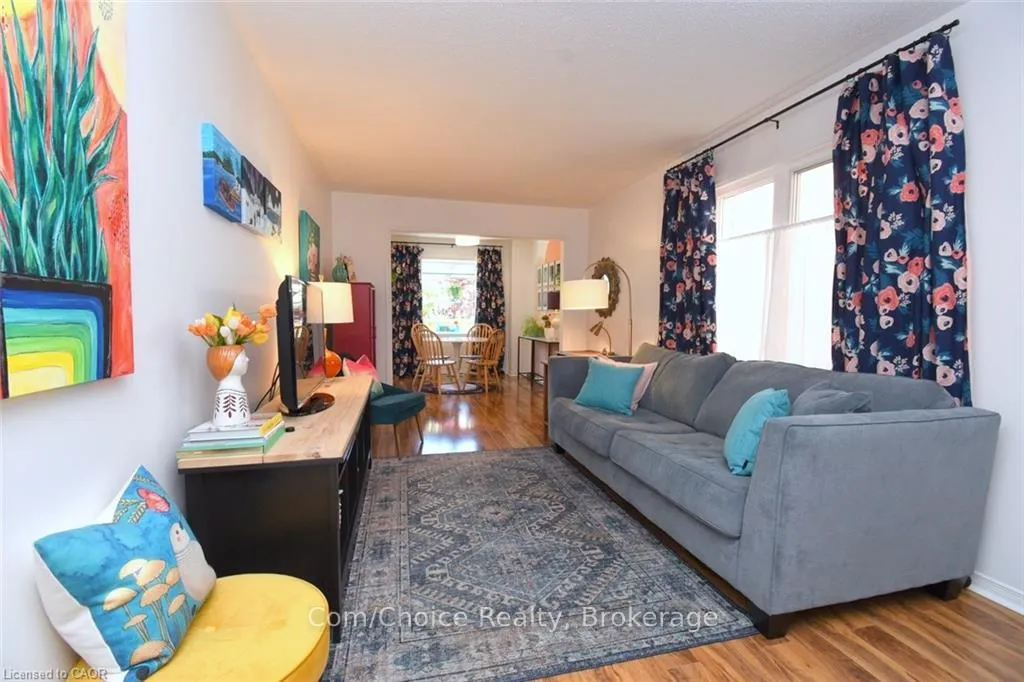 Photo 5 of 27 Harnesworth Crescent, Hamilton, Waterdown — HOMEH