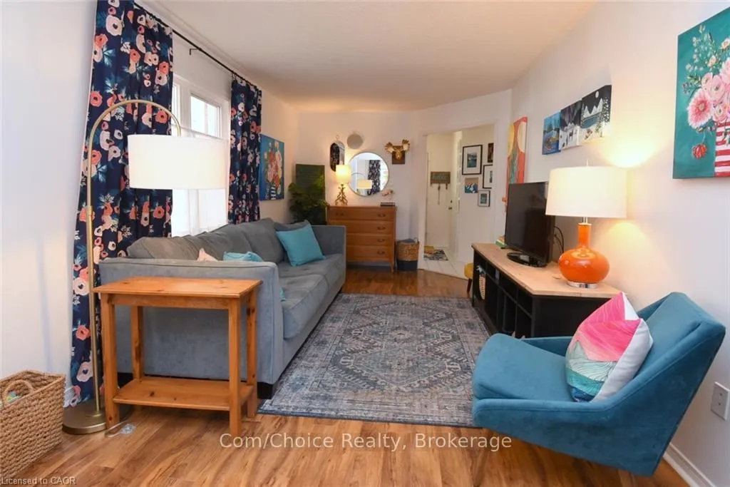 Photo 7 of 27 Harnesworth Crescent, Hamilton, Waterdown — HOMEH