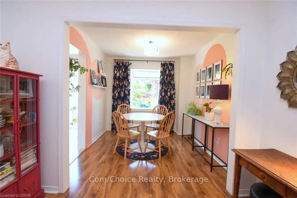 Photo 9 of 27 Harnesworth Crescent, Hamilton, Waterdown — HOMEH