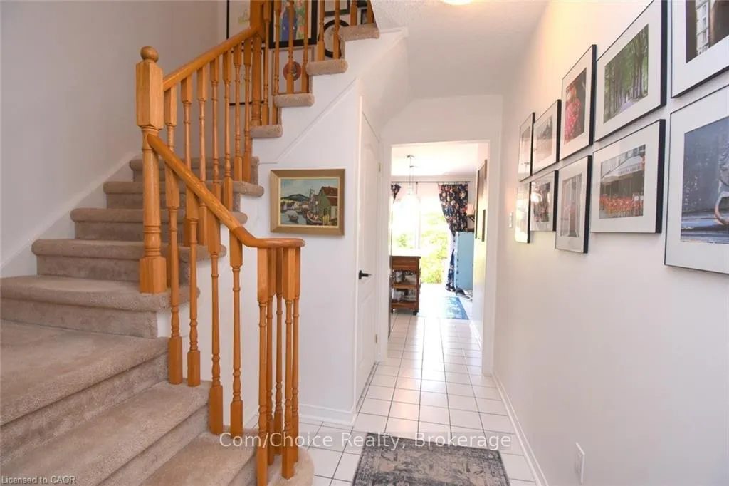 Photo 15 of 27 Harnesworth Crescent, Hamilton, Waterdown — HOMEH