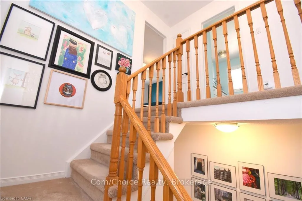 Photo 16 of 27 Harnesworth Crescent, Hamilton, Waterdown — HOMEH