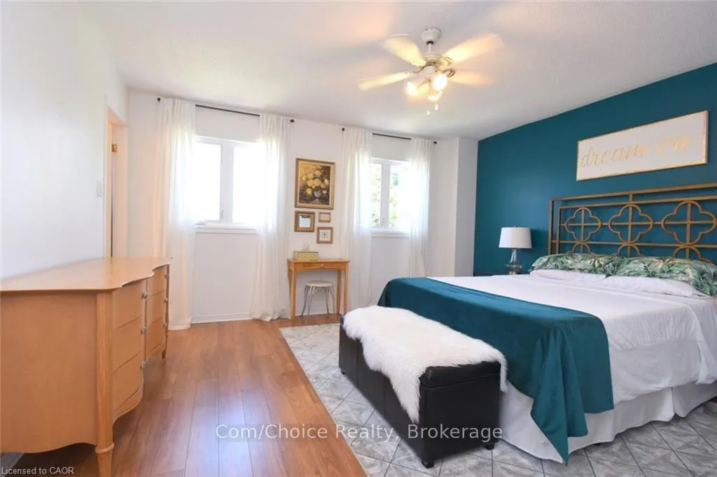 Photo 18 of 27 Harnesworth Crescent, Hamilton, Waterdown — HOMEH