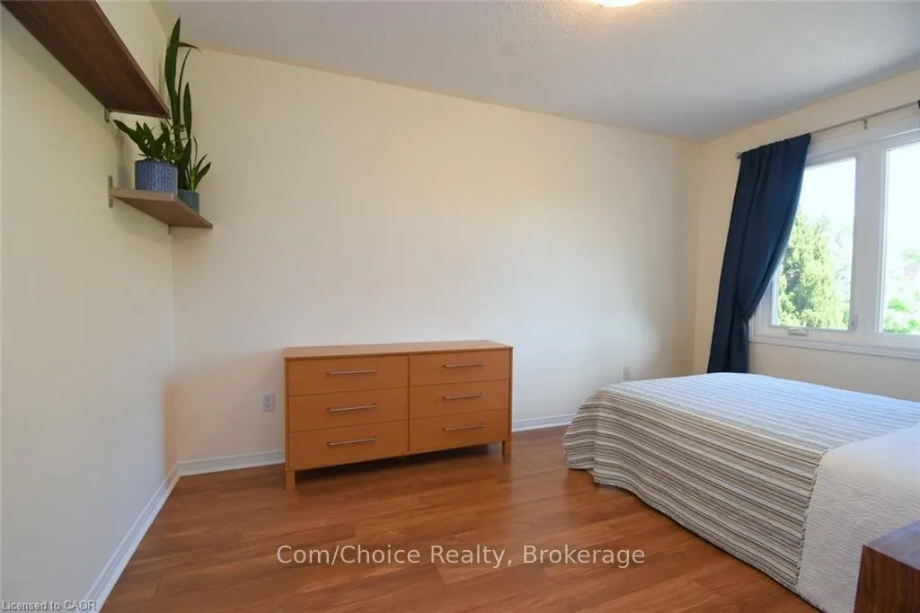 Photo 25 of 27 Harnesworth Crescent, Hamilton, Waterdown — HOMEH